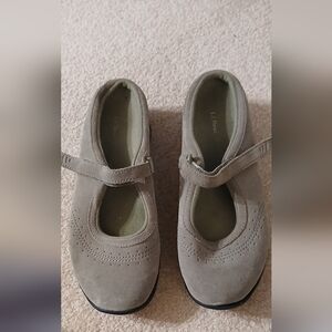 Women's LLBEAN MaryJanes Suede/Leather size 9M Sage Green